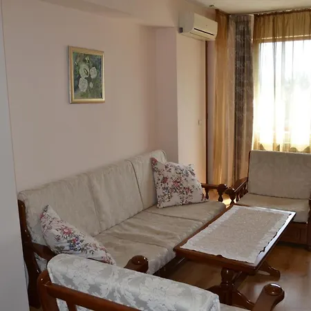 комфортен Diana в 4 звезди, град Apartmán Velingrad