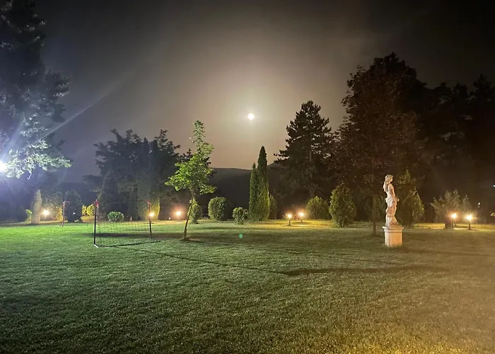 комфортен Diana в 4 звезди, град Daire *